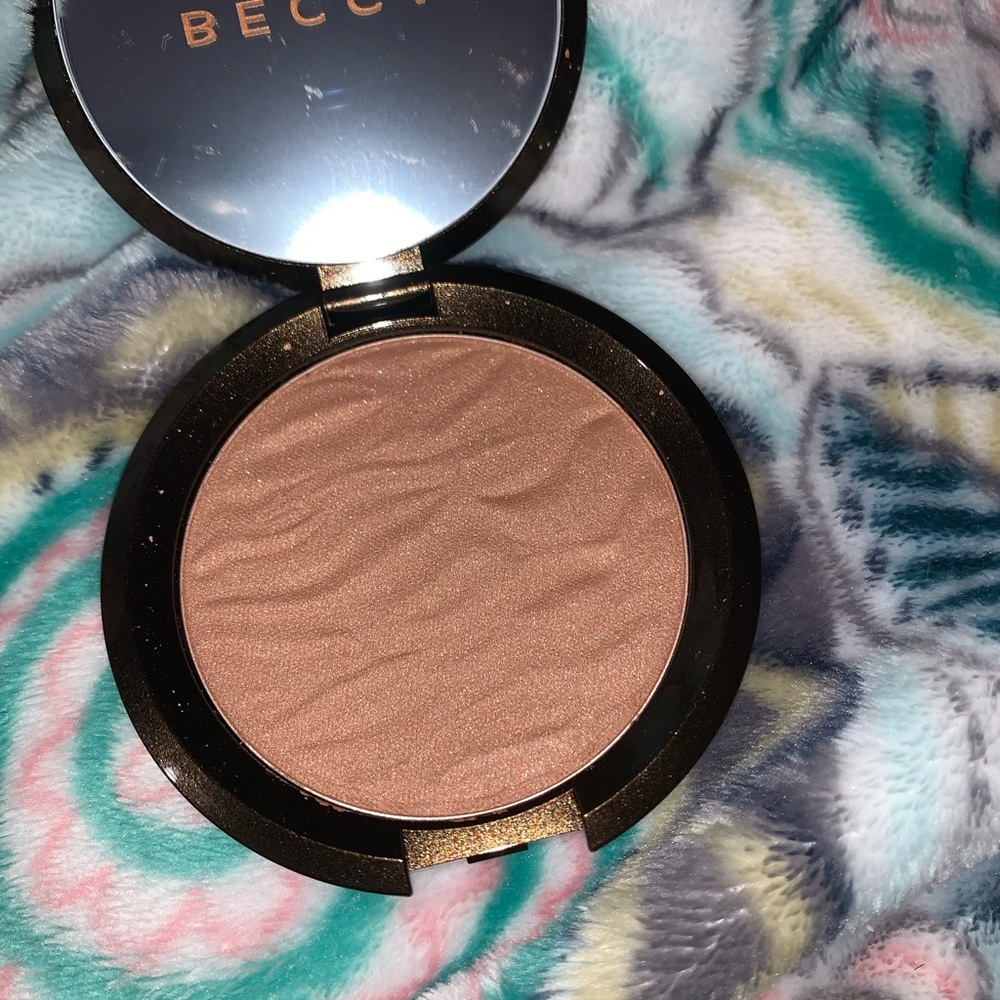 Becca Bronzer